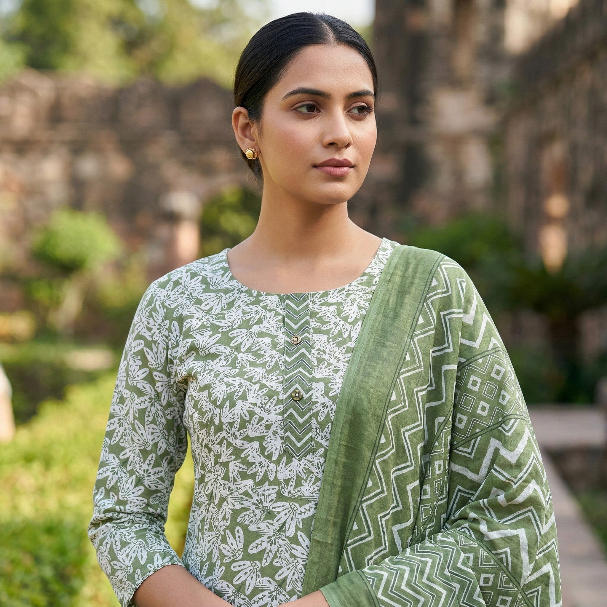 Olive Green Cotton Printed Kurti Pant Dupatta Set (3 Pc Ethnic Set) Thumbnail